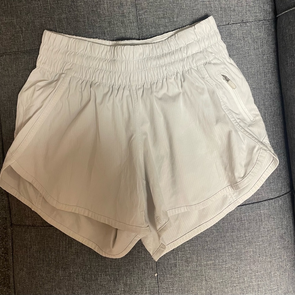 white lululemon tracker shorts